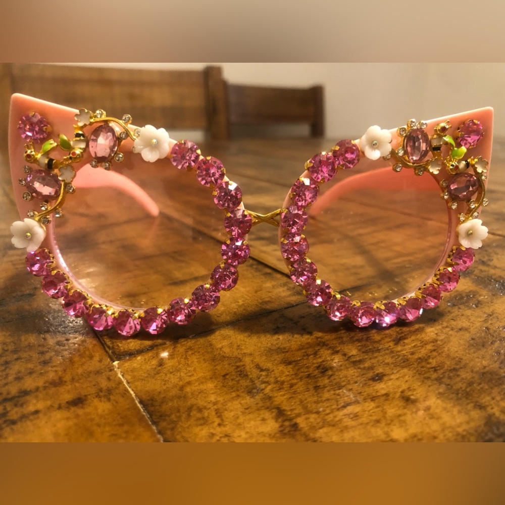 Barbie pink  bling rhinestone novelty retro cateye sunglasses